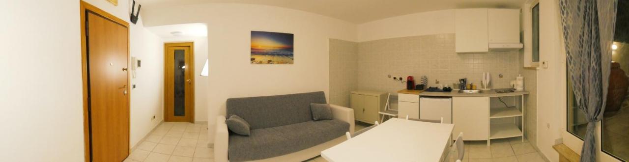 Relux Bed and Breakfast Bari Exteriör bild